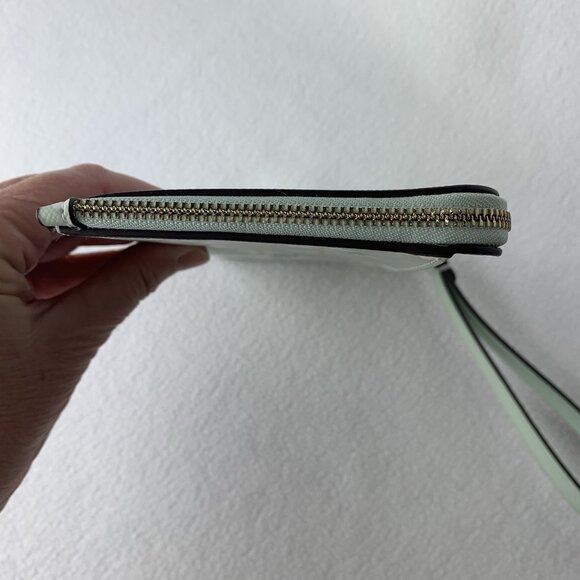 Kate Spade Lucy Day Tripper Daisy Small L-Zip Wristlet Light Green - Picture 7 of 10